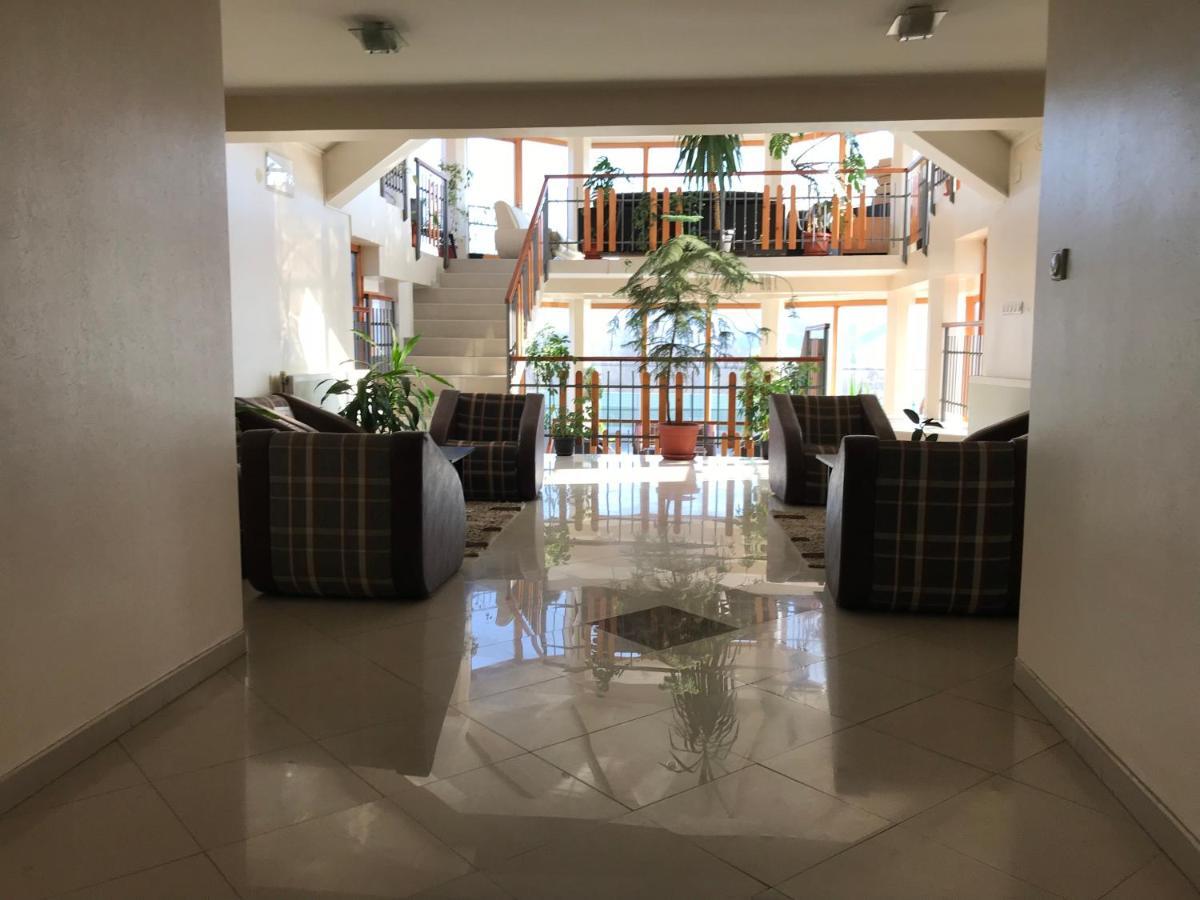 Zormaris-M Hotel Vranje Esterno foto