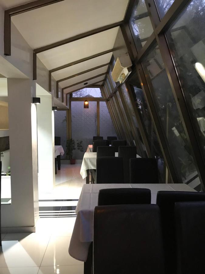 Zormaris-M Hotel Vranje Esterno foto